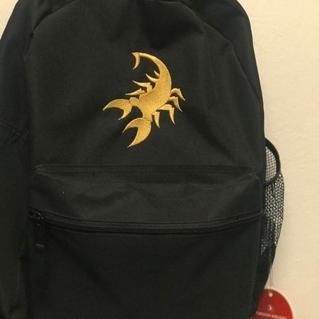 Logoservice - "Scarpeon"-Aufnäher, auf einem Rucksack